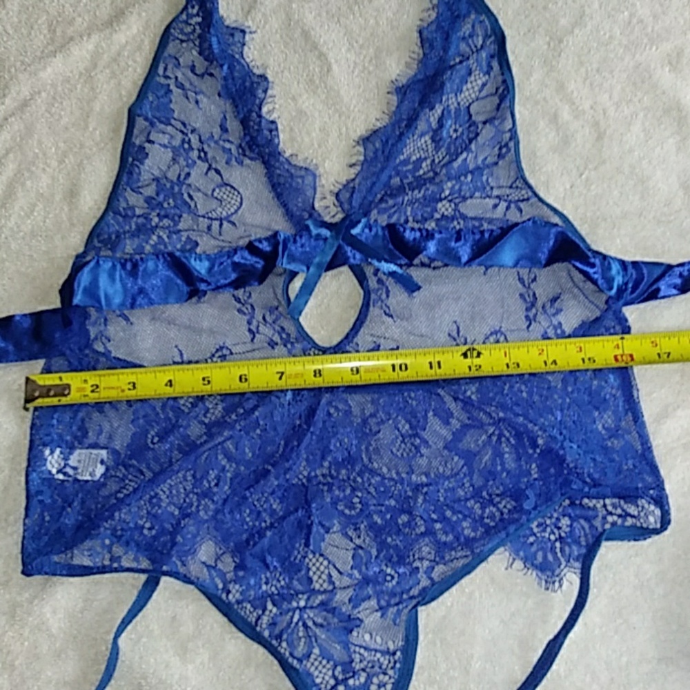 Sexy Lace Teddy w/Bow - Picture 4 of 4